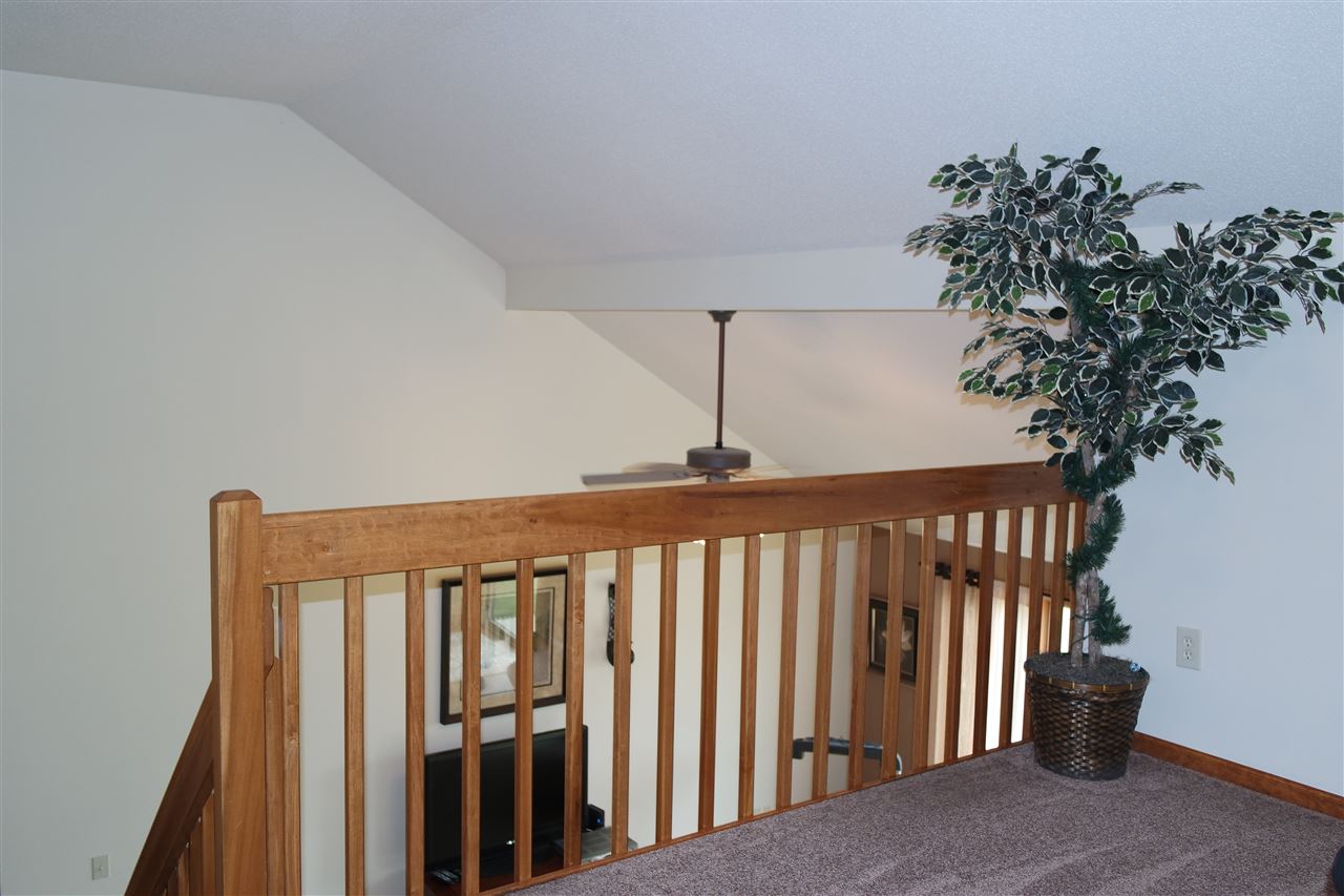 305 Canyon Dr, Auburn, IN 46706 photo 12
