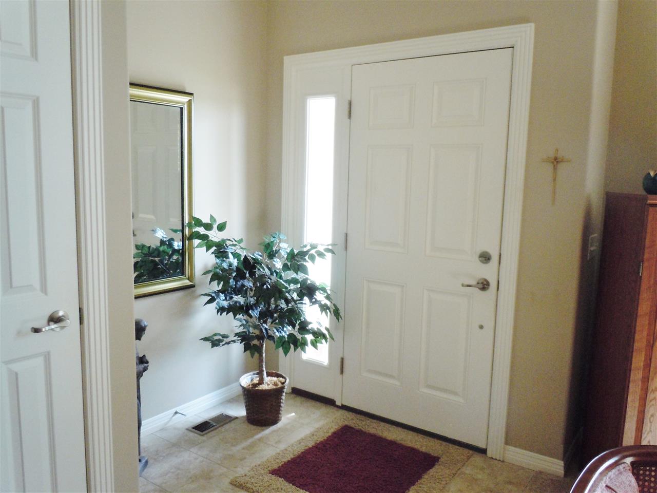 245 Crossbridge Pl, Fort Wayne, IN 46825 photo 2