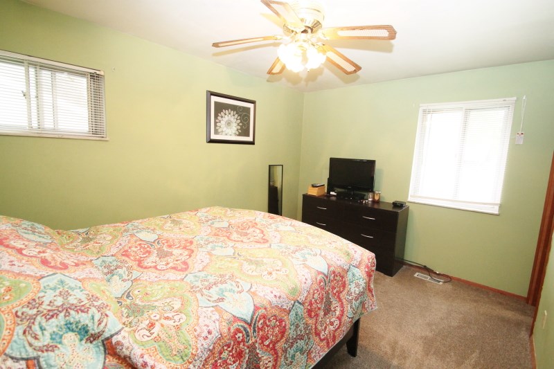 906 Elnora Dr, Fort Wayne, IN 46825 photo 12