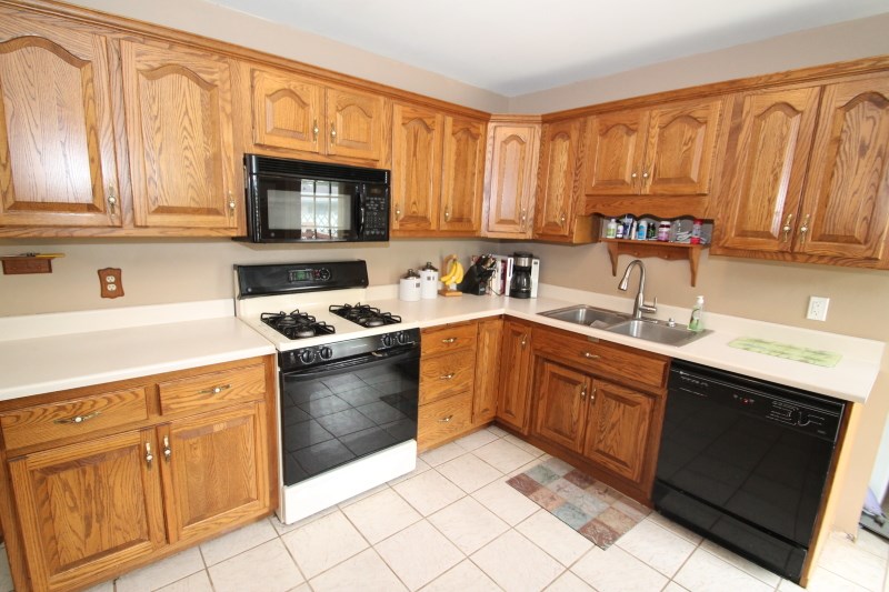 906 Elnora Dr, Fort Wayne, IN 46825 photo 7