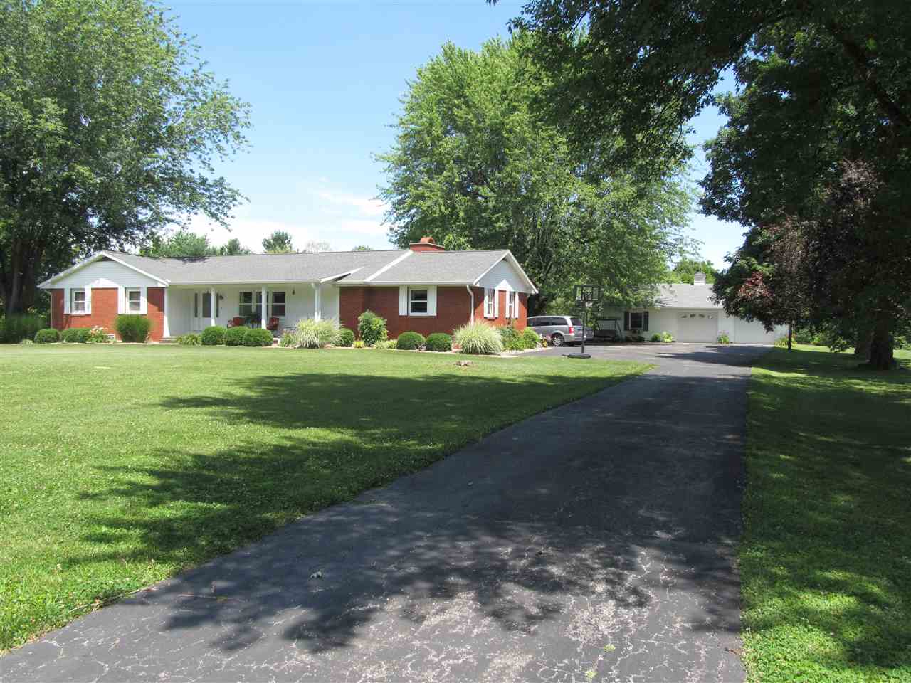315 Yockey Rd, Mitchell, IN 47446 photo 2