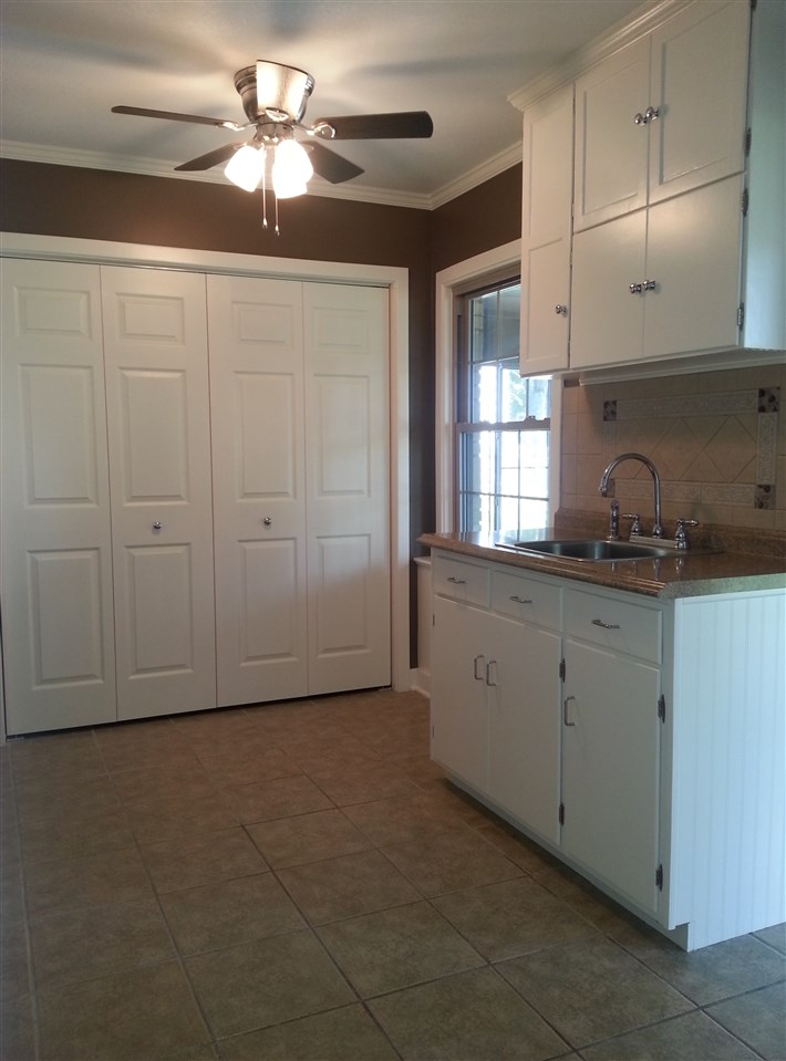 800 E Walnut St, Washington, IN 47501 photo 23