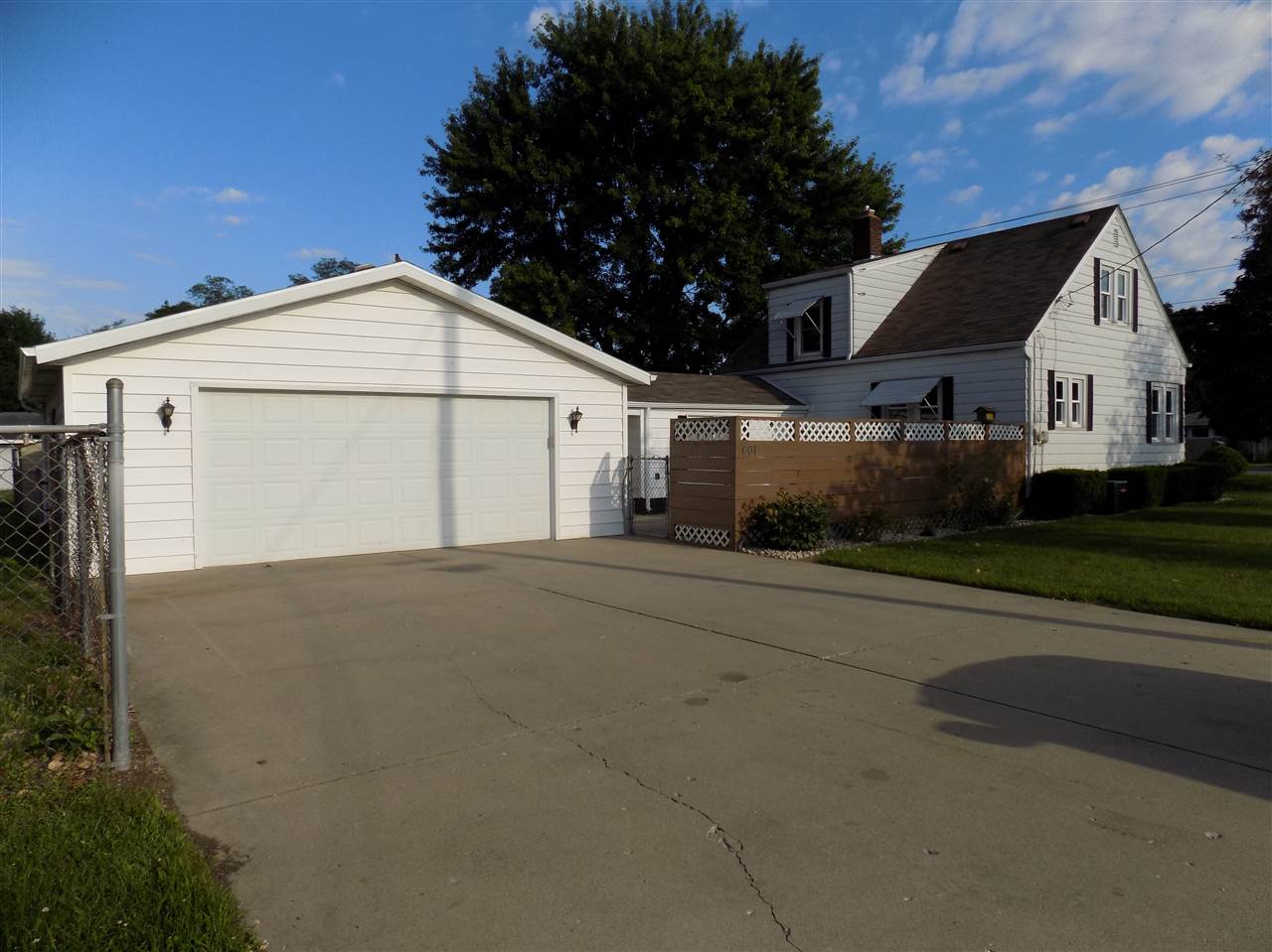 601 W Hively Ave, Elkhart, IN 46517 photo 4