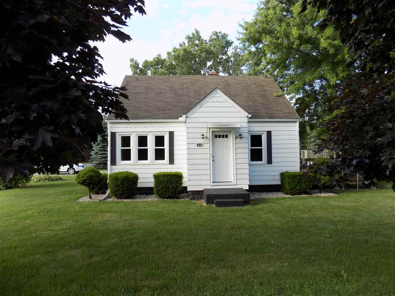 601 W Hively Ave, Elkhart, IN 46517 photo 2