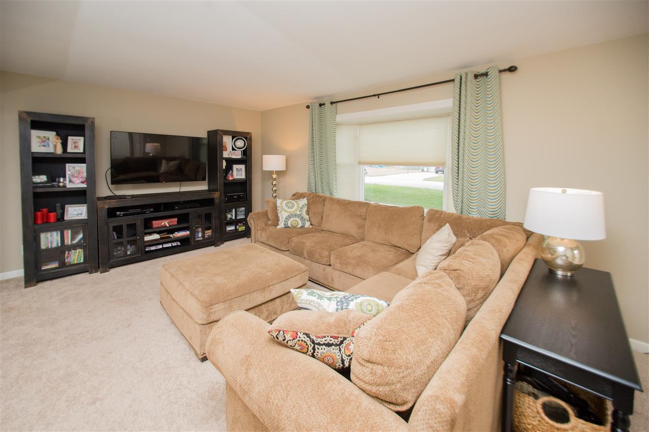 4588 Stonegate Dr, Newburgh, IN 47630 photo 5