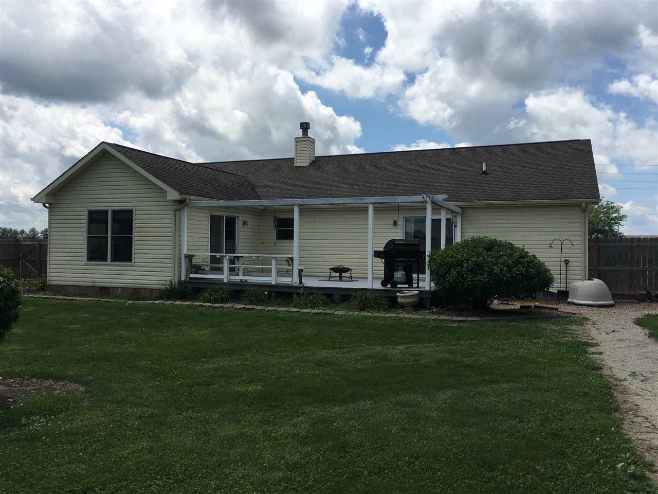 1574 N 400 W, Kokomo, IN 46901 photo 2