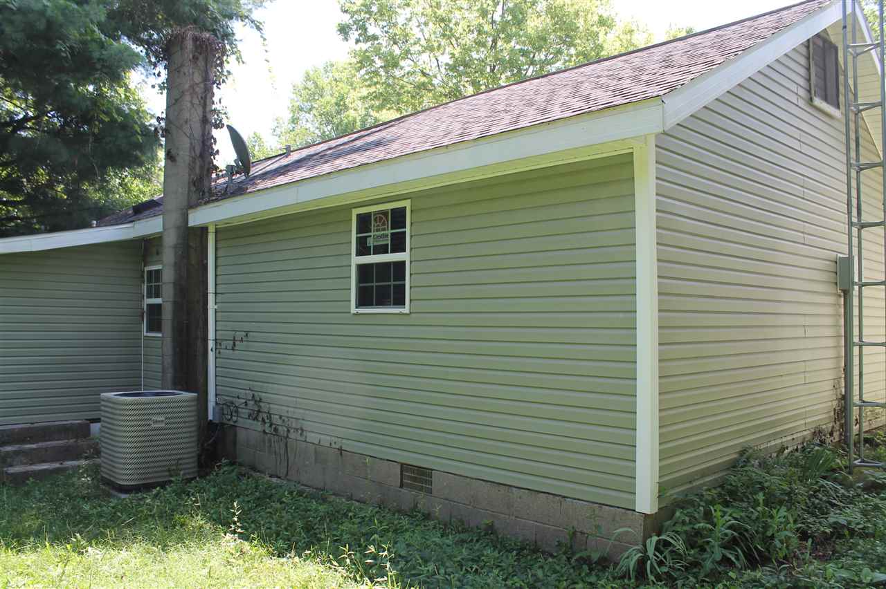 2665 Williams Rd, Bedford, IN 47421 photo 3