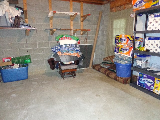964 E Hollars Rd, Bloomfield, IN 47424 photo 17