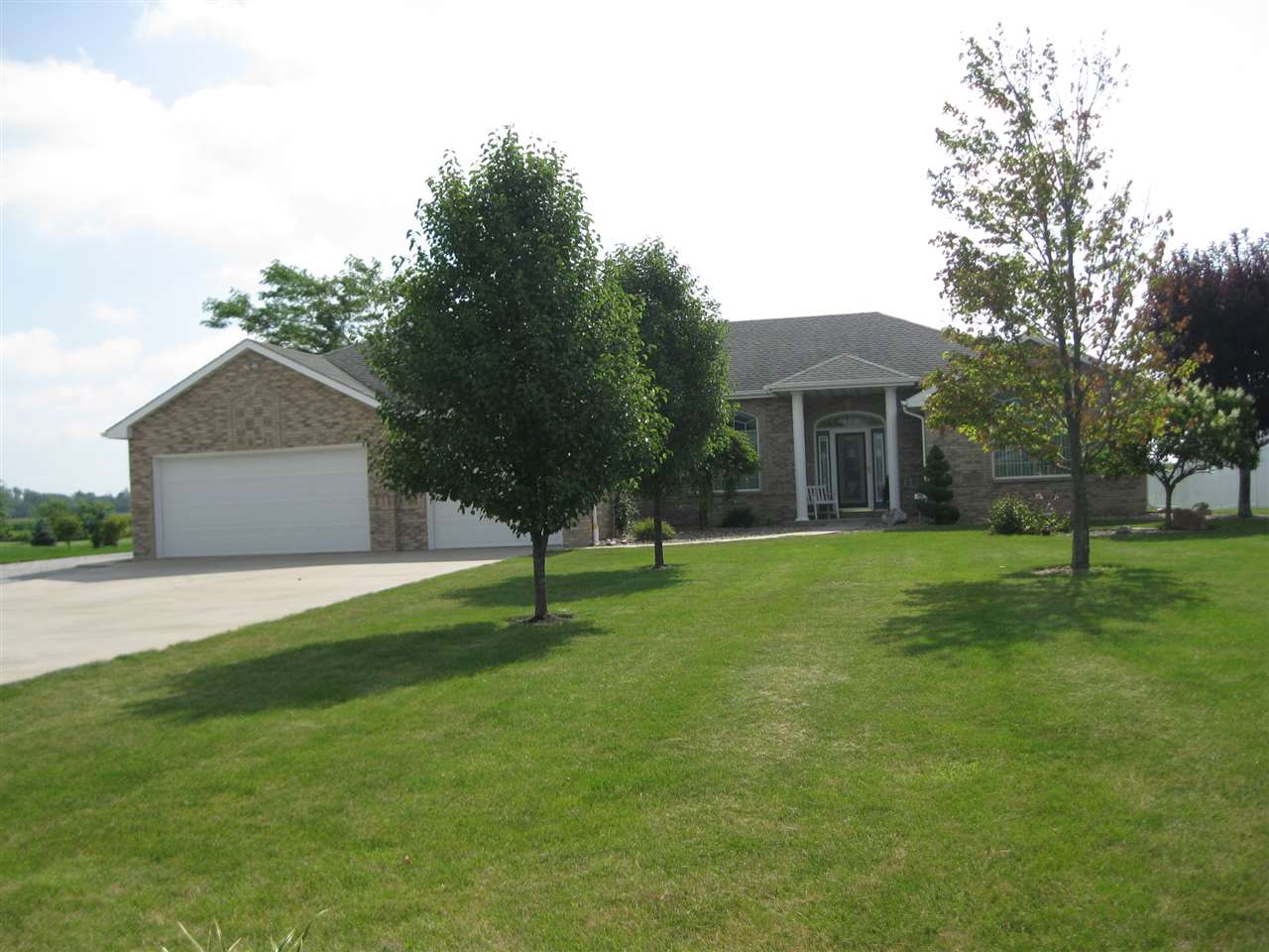 914 Echo Ln, Kokomo, IN 46902 photo 1