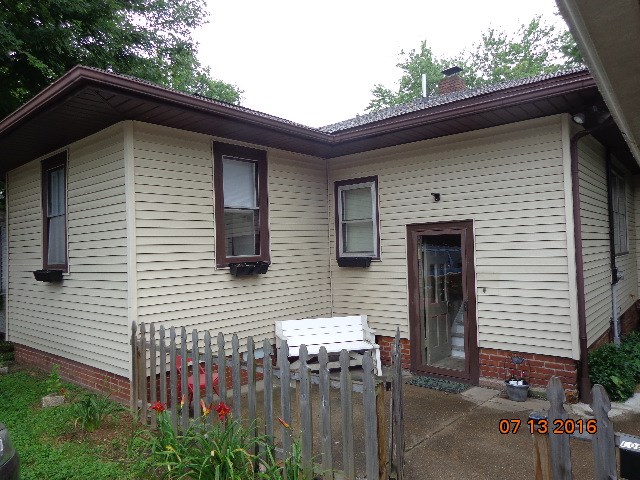 306 S Barker Ave, Evansville, IN 47712 photo 2
