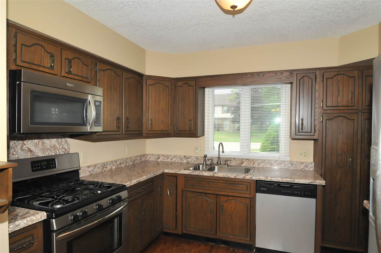 8732 Woodstream Dr, Fort Wayne, IN 46804 photo 7