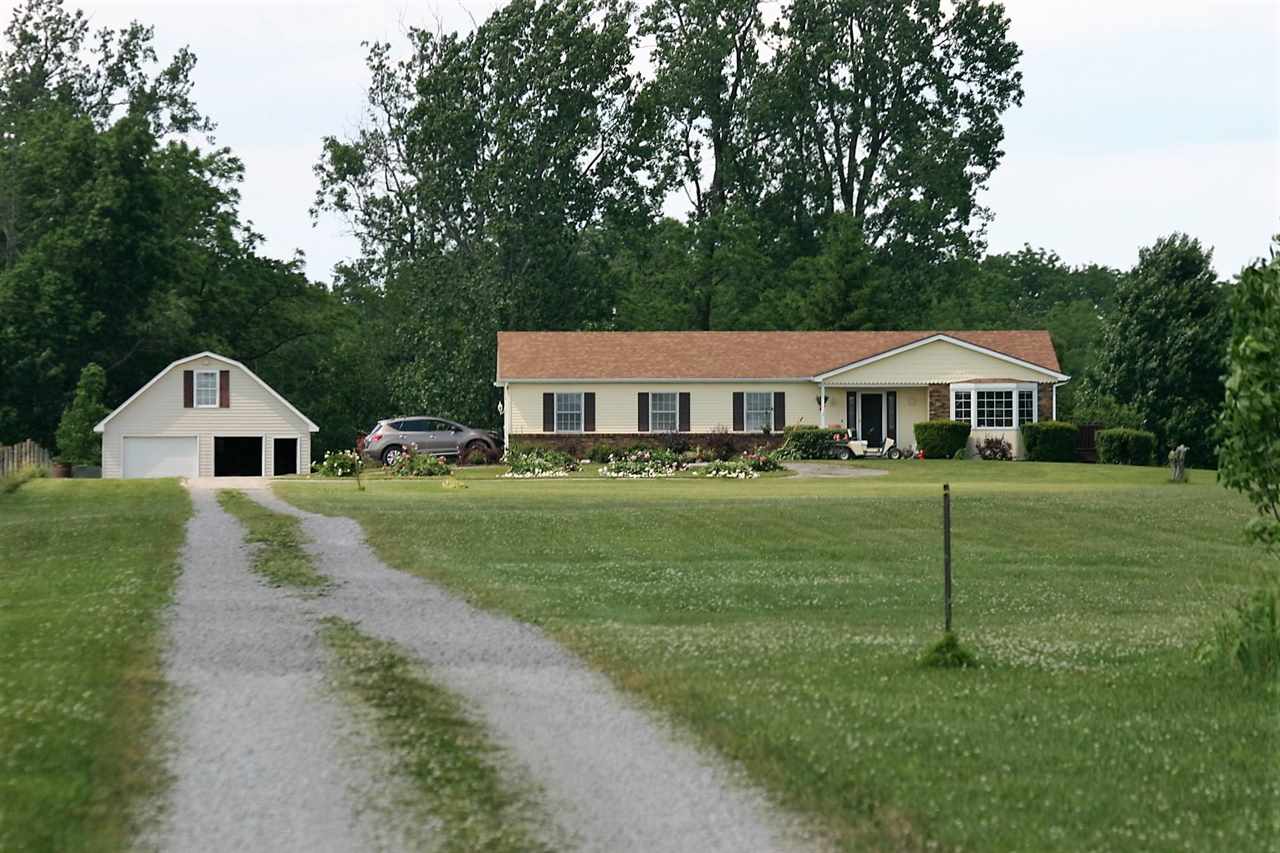 14608 Yoder Rd, Roanoke, IN 46783 photo 2