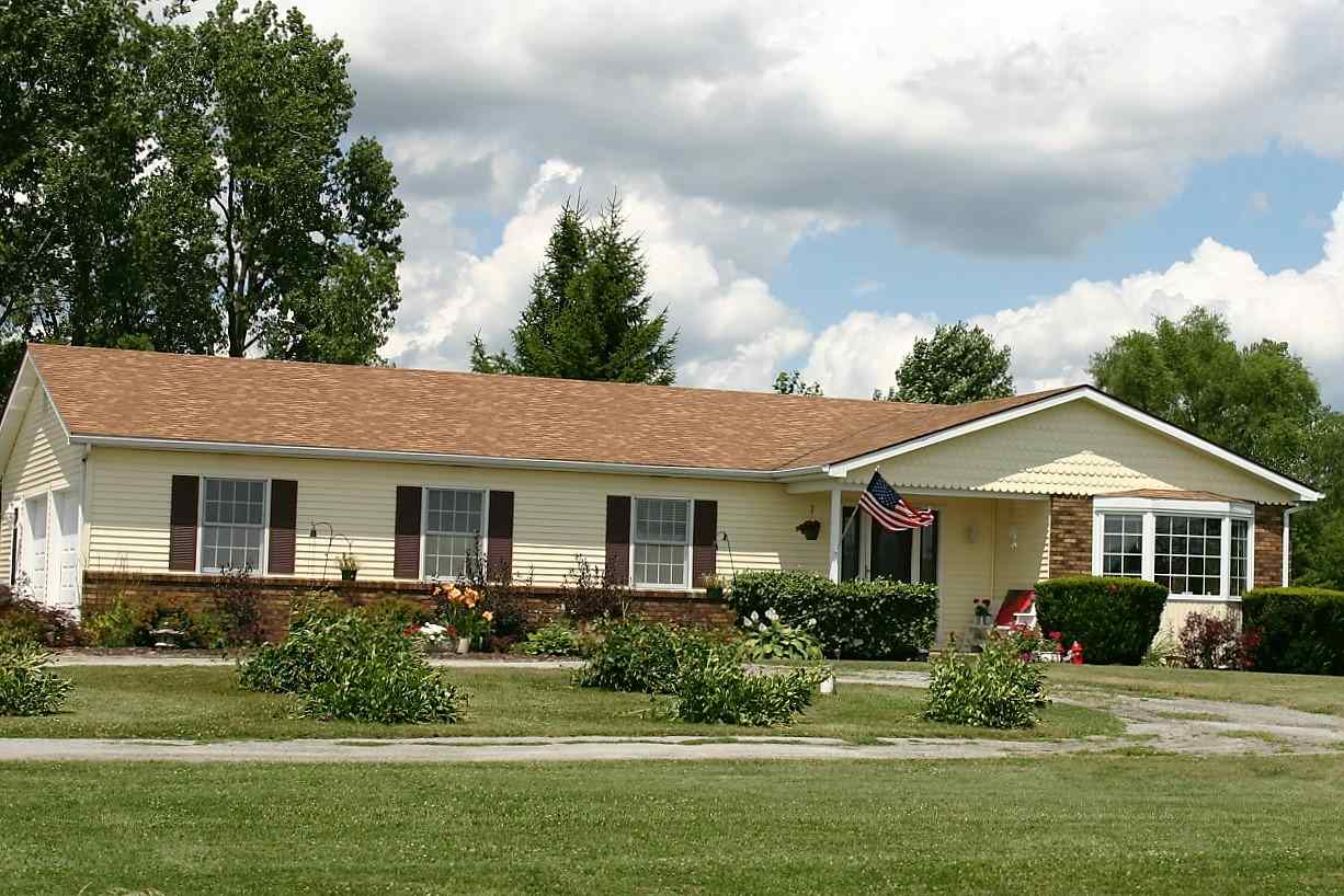 14608 Yoder Rd, Roanoke, IN 46783 photo 3