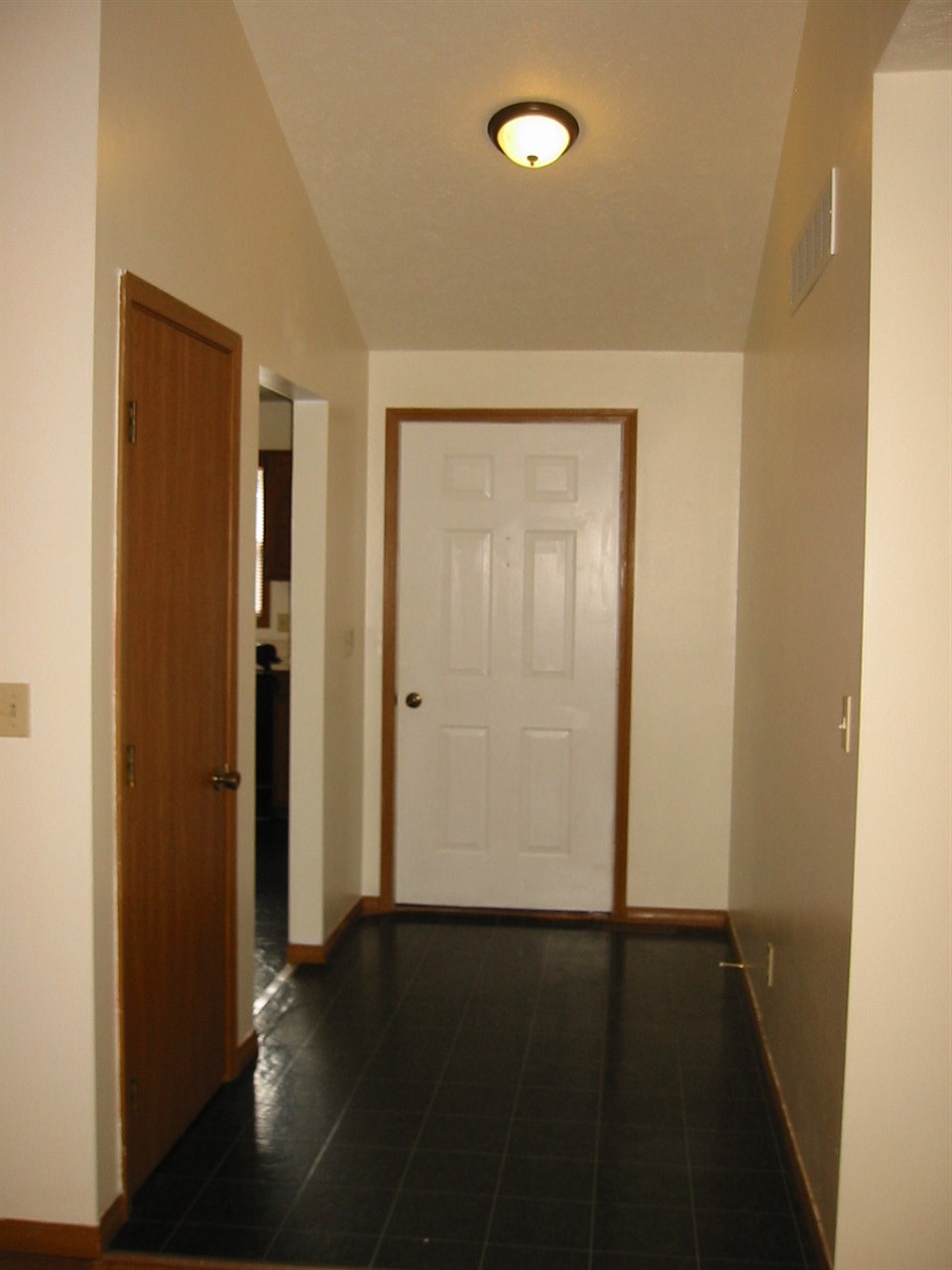 424 Oatfield Ln, Goshen, IN 46526 photo 13