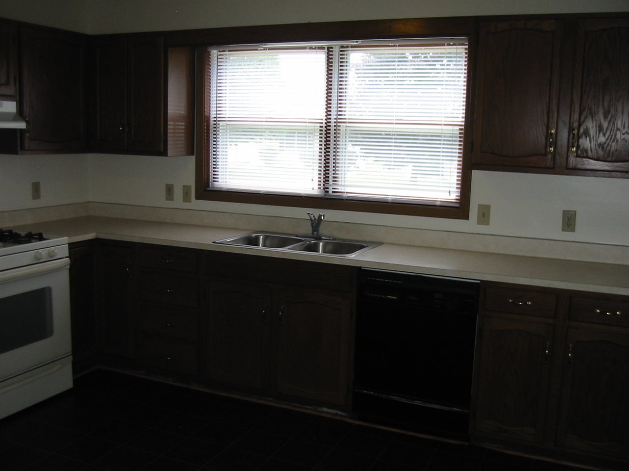 424 Oatfield Ln, Goshen, IN 46526 photo 6
