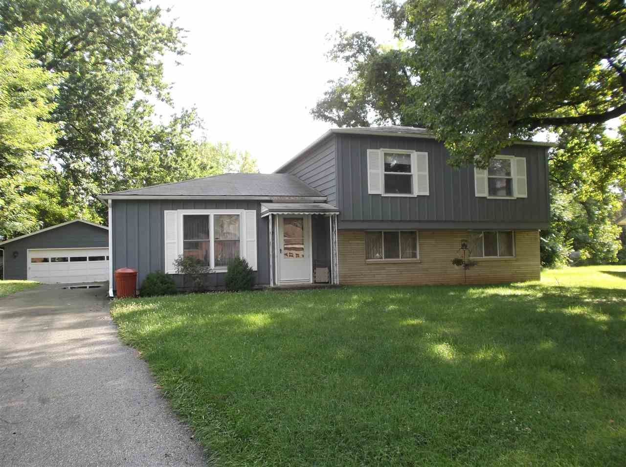 3602 W Parkview Dr, Bloomington, IN 47404 photo 1