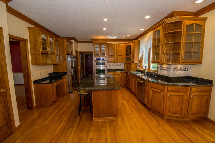 51700 Bluffside Ct, Granger, IN 46530 photo 5