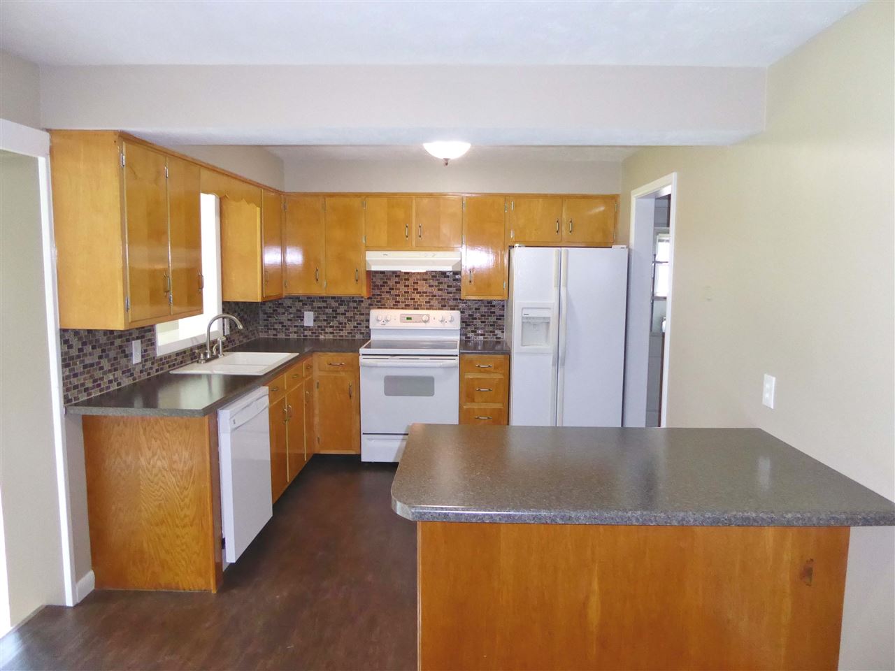 2614 Howard Dr, Jasper, IN 47546 photo 2