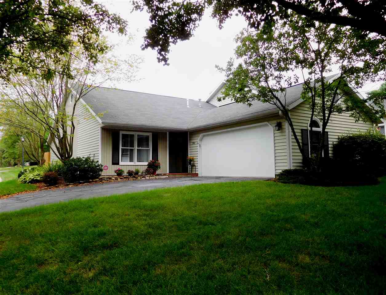 3907 S Laurel Ct, Bloomington, IN 47401 photo 1