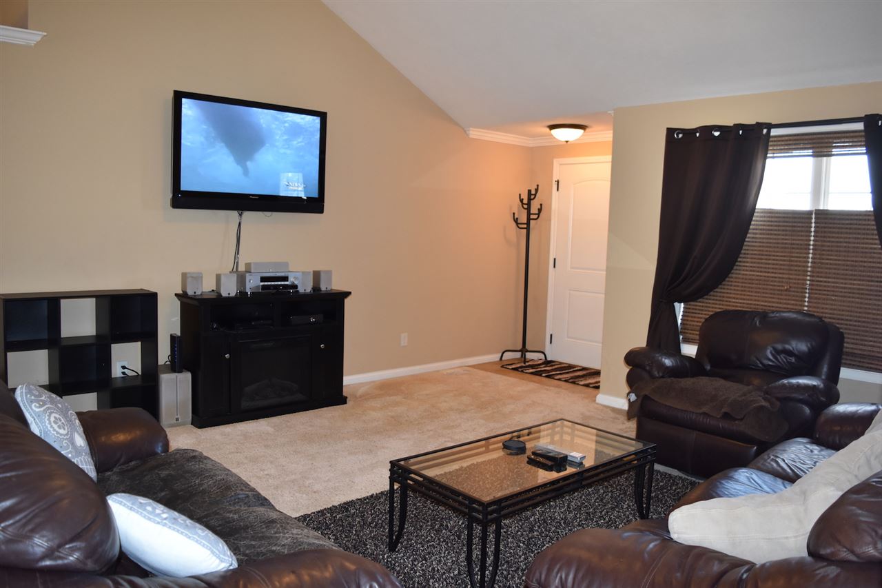 2617 Aruba Ct, Evansville, IN 47725 photo 2