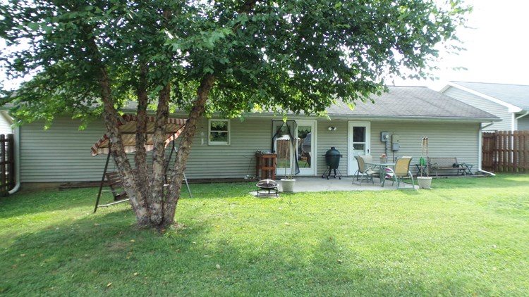 2214 Jerry St, Vincennes, IN 47591 photo 2