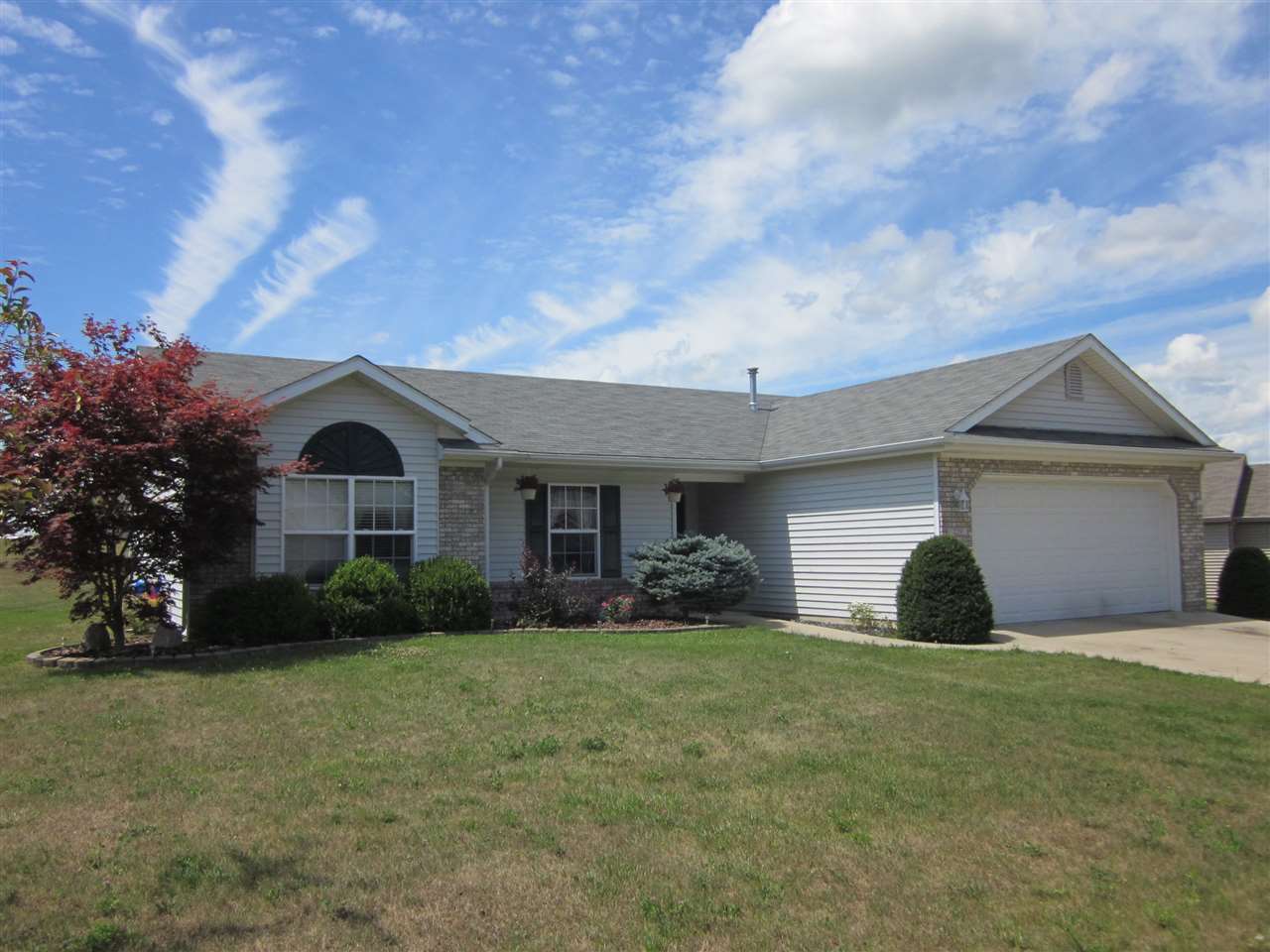 229 Broadmore Cir, Angola, IN 46703 photo 1