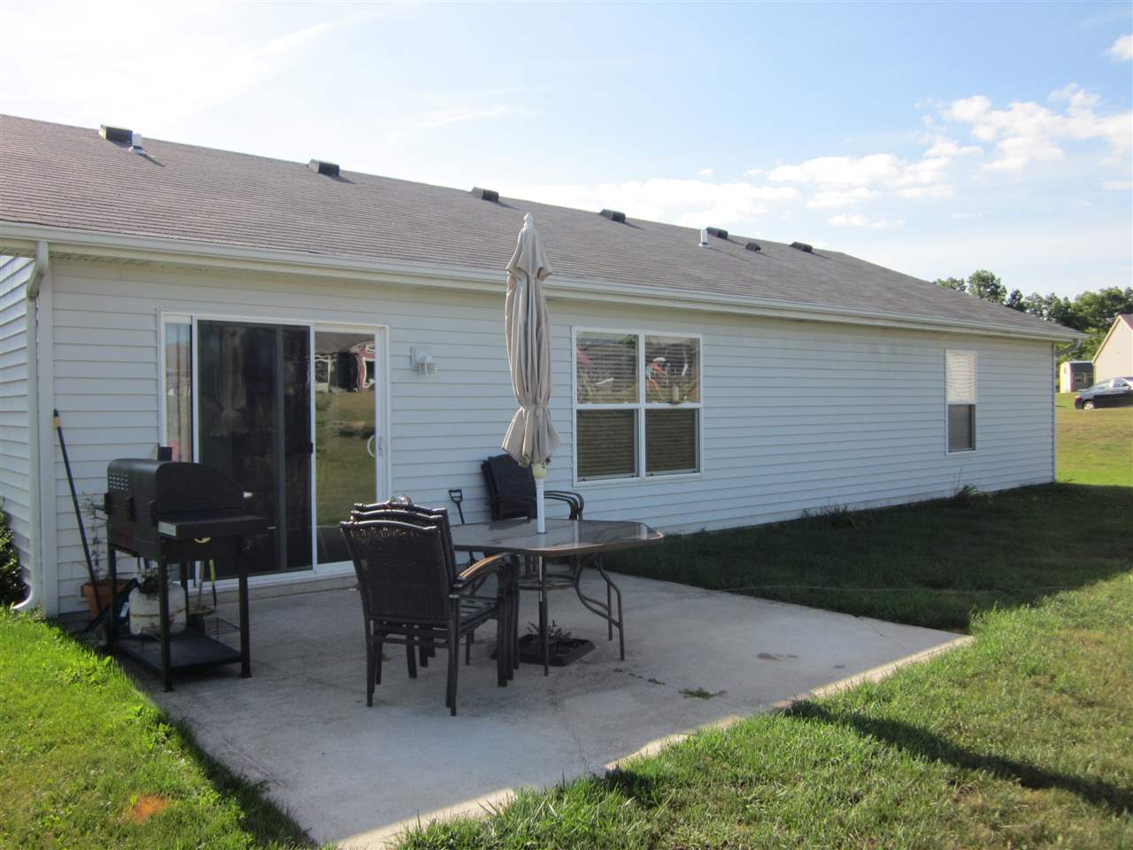 229 Broadmore Cir, Angola, IN 46703 photo 2