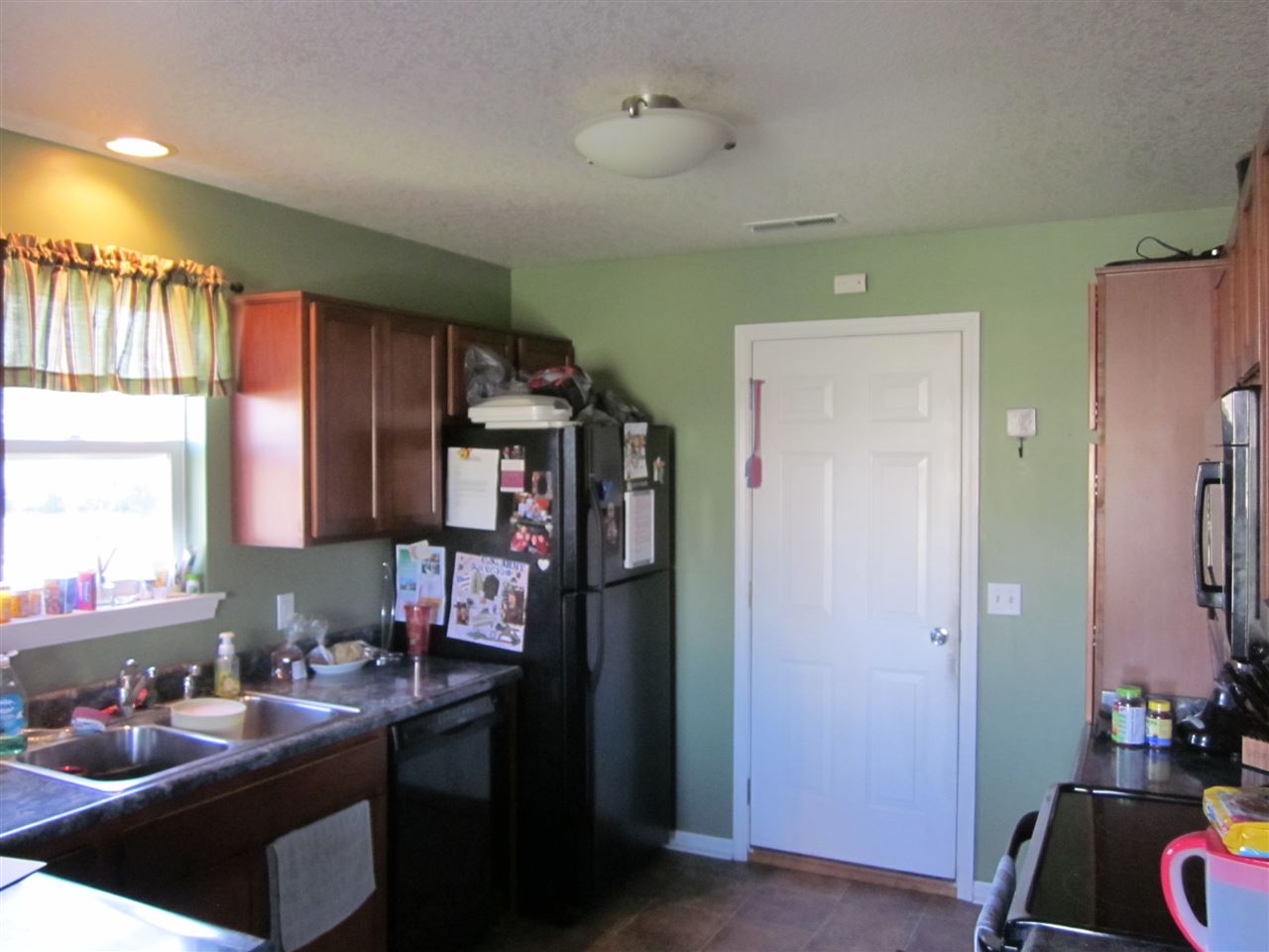 229 Broadmore Cir, Angola, IN 46703 photo 6