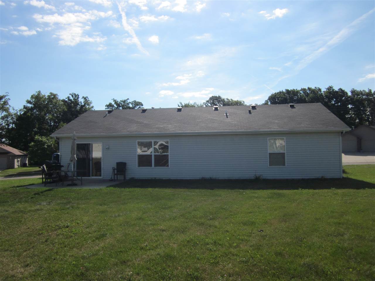 229 Broadmore Cir, Angola, IN 46703 photo 3