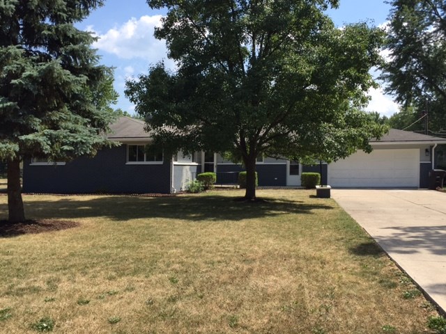 6730 Lawnwood Dr, Fort Wayne, IN 46815 photo 2