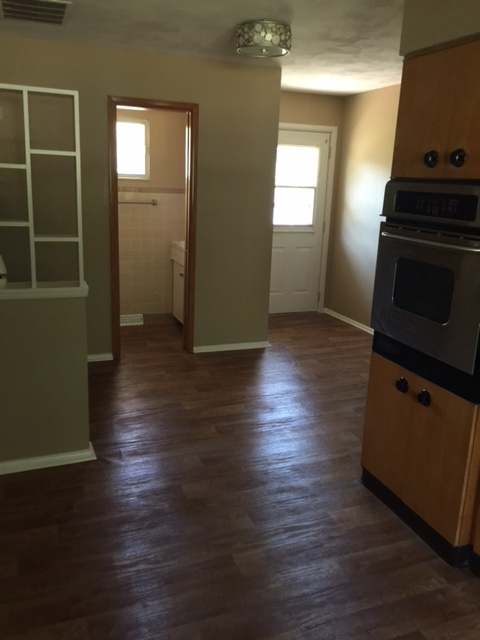 6730 Lawnwood Dr, Fort Wayne, IN 46815 photo 5