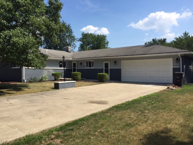 6730 Lawnwood Dr, Fort Wayne, IN 46815 photo 1