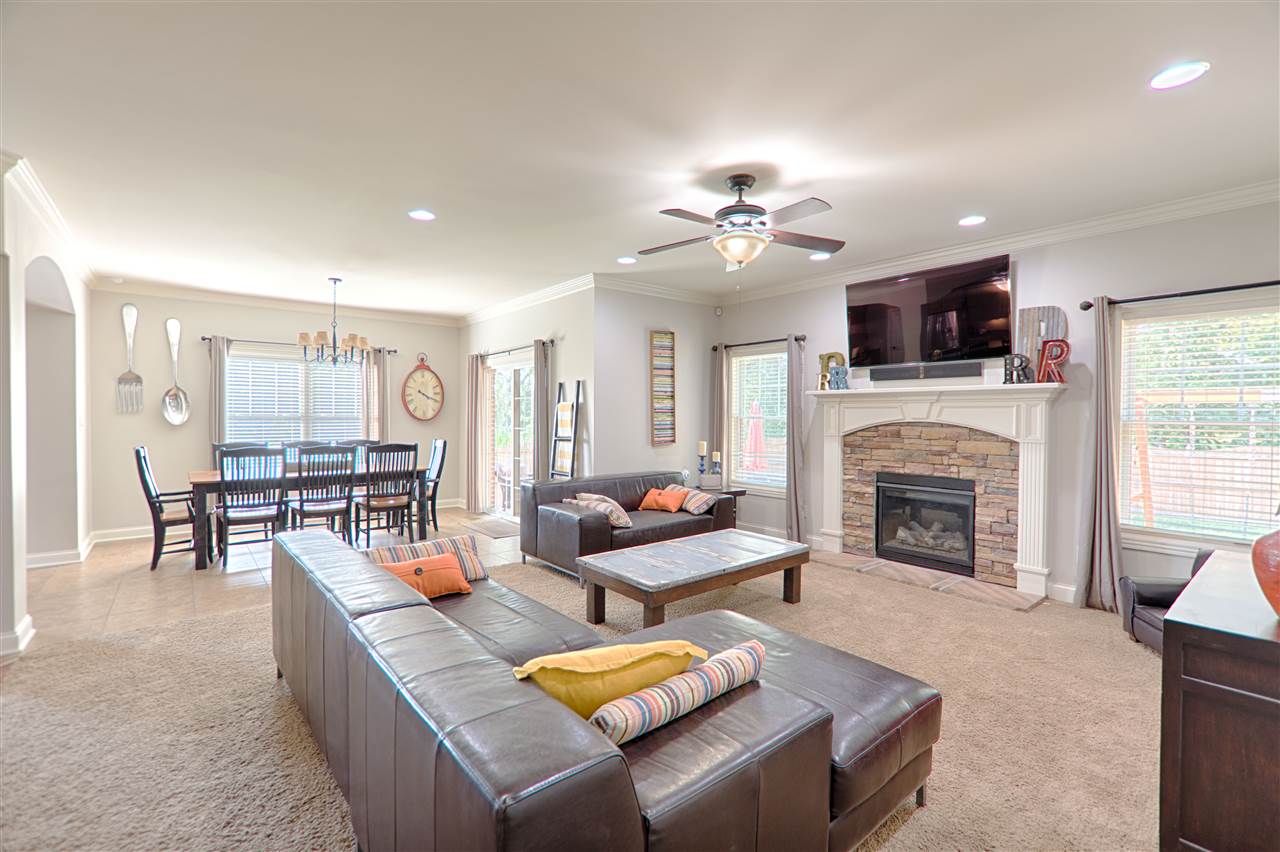 4655 Fieldcrest Place Cir, Newburgh, IN 47630 photo 7