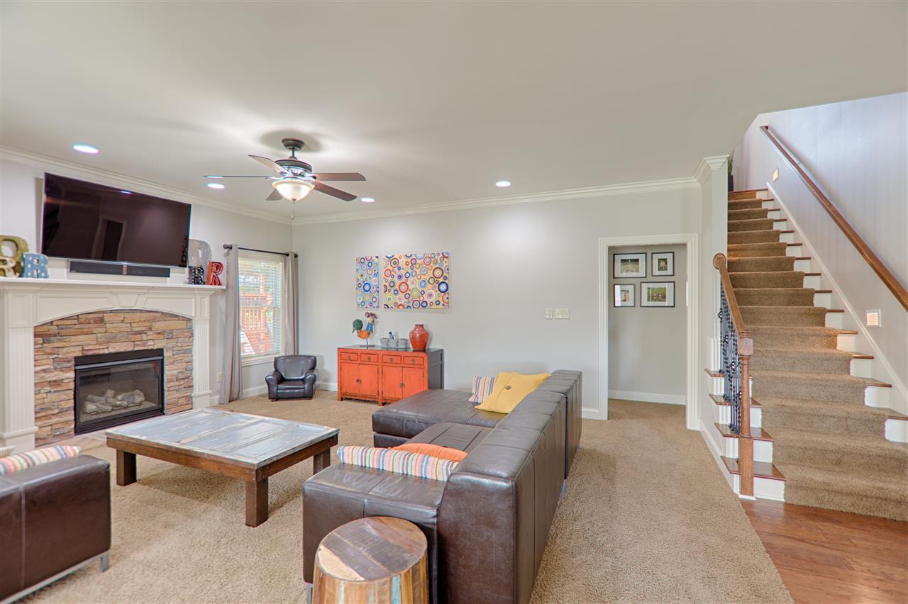 4655 Fieldcrest Place Cir, Newburgh, IN 47630 photo 5