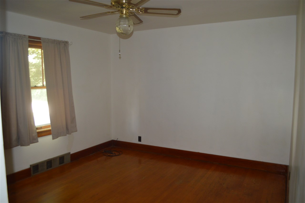 2729 V St, Bedford, IN 47421 photo 7