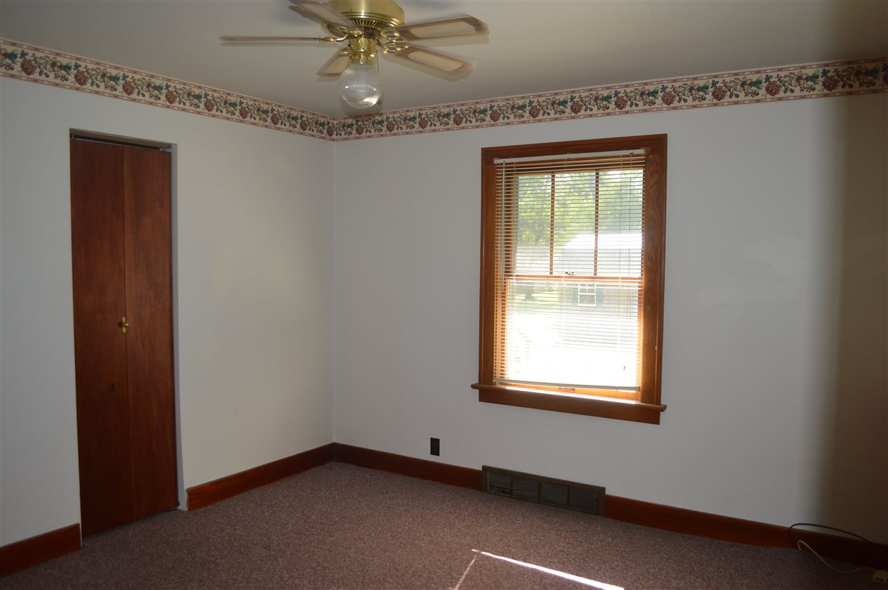 2729 V St, Bedford, IN 47421 photo 9