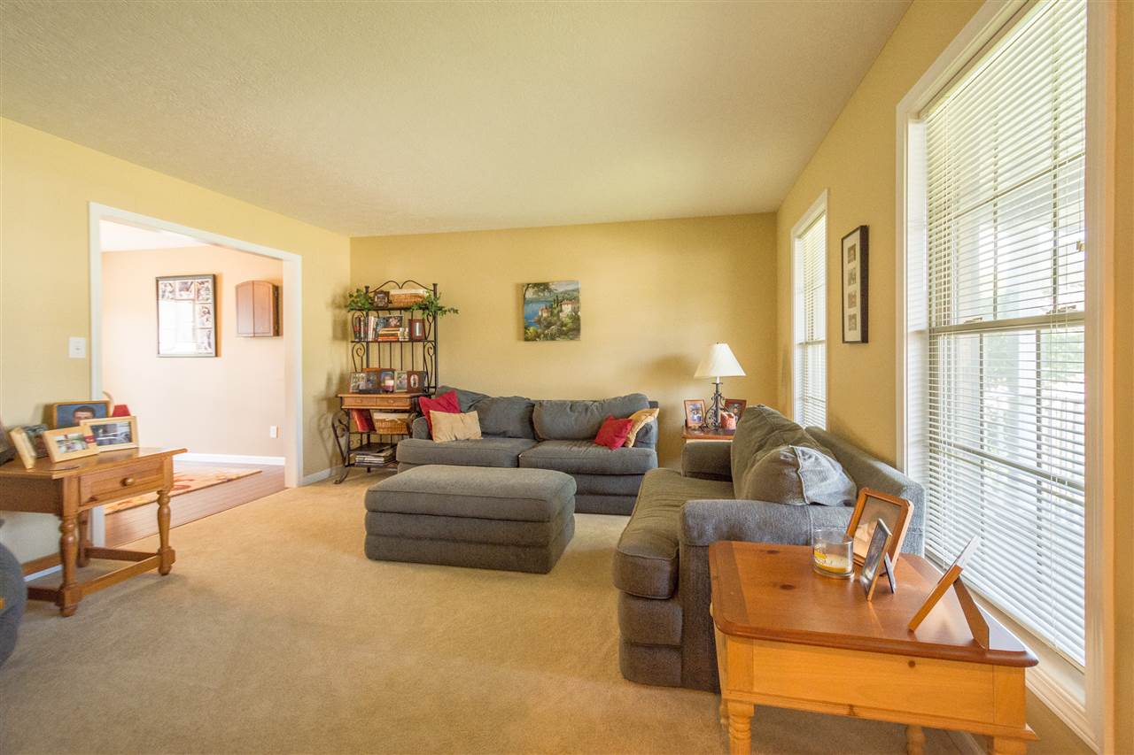 4614 E Donington Dr, Bloomington, IN 47401 photo 3