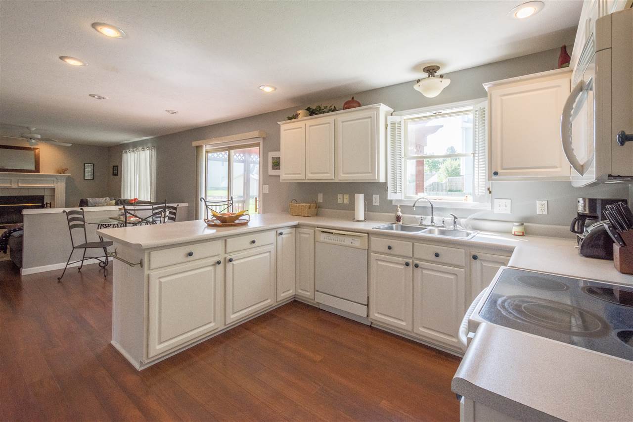 4614 E Donington Dr, Bloomington, IN 47401 photo 8