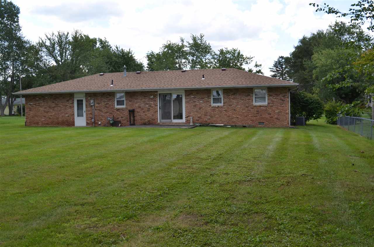 7110 E Piccadilly Rd, Muncie, IN 47303 photo 2