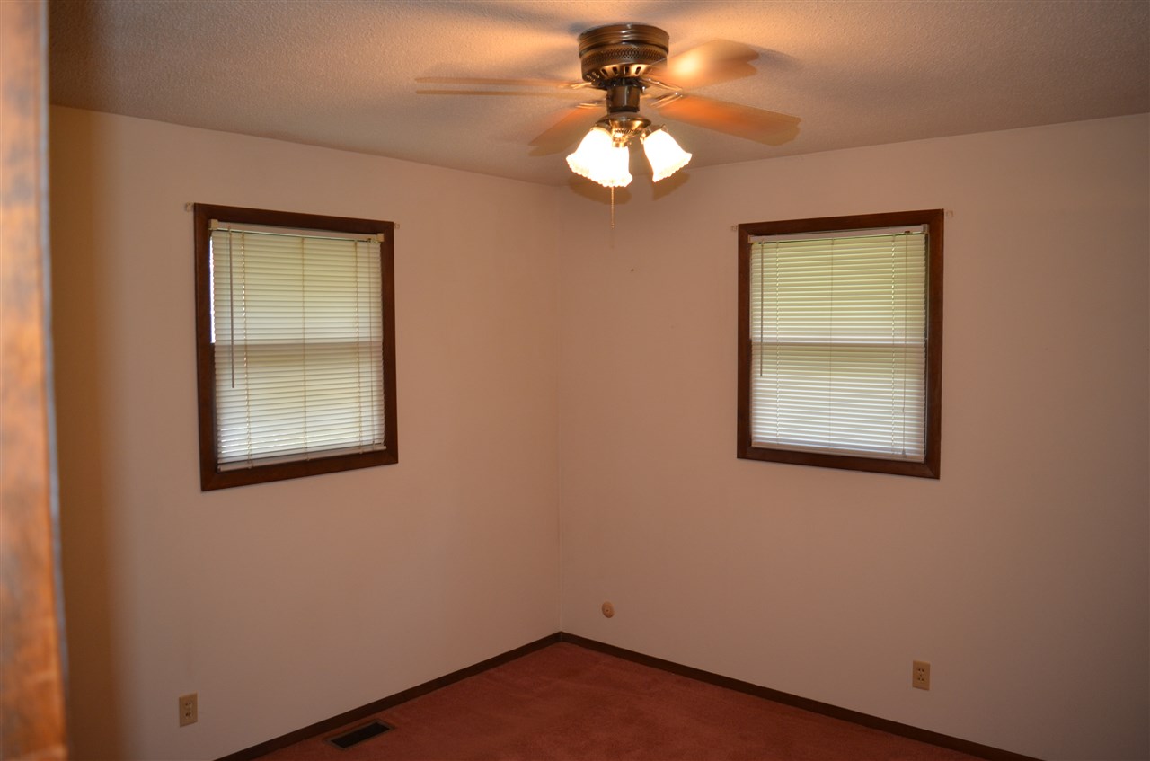 7110 E Piccadilly Rd, Muncie, IN 47303 photo 9