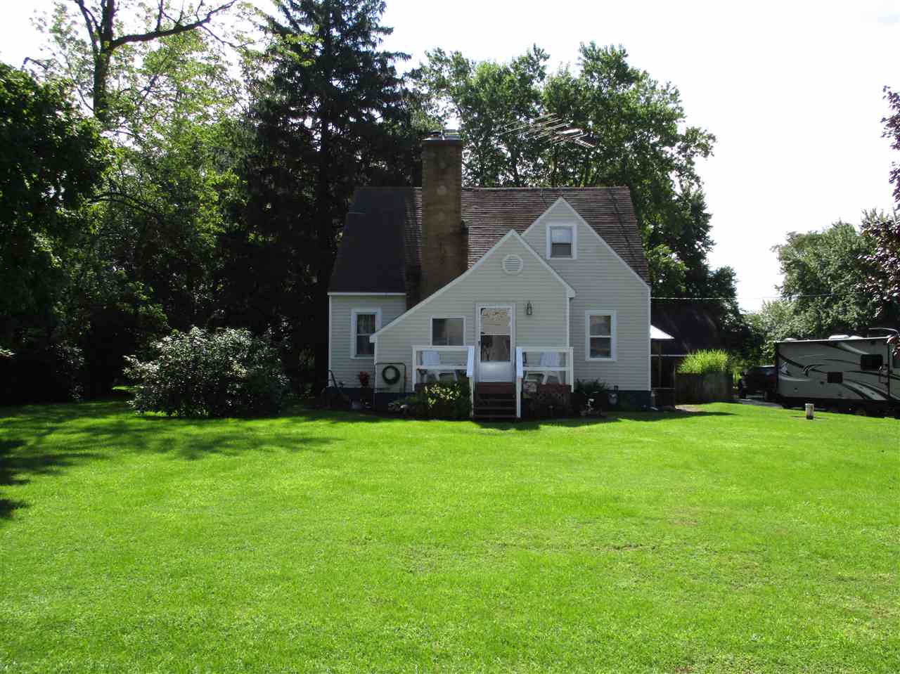 8695 Burrows Rd, Burrows, IN 46916 photo 1