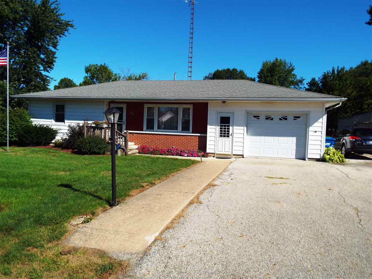 116 E Washington St, Brook, IN 47922 photo 2