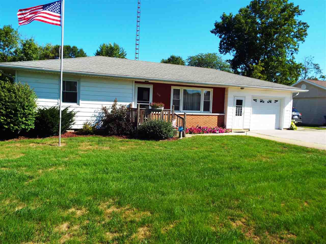 116 E Washington St, Brook, IN 47922 photo 3