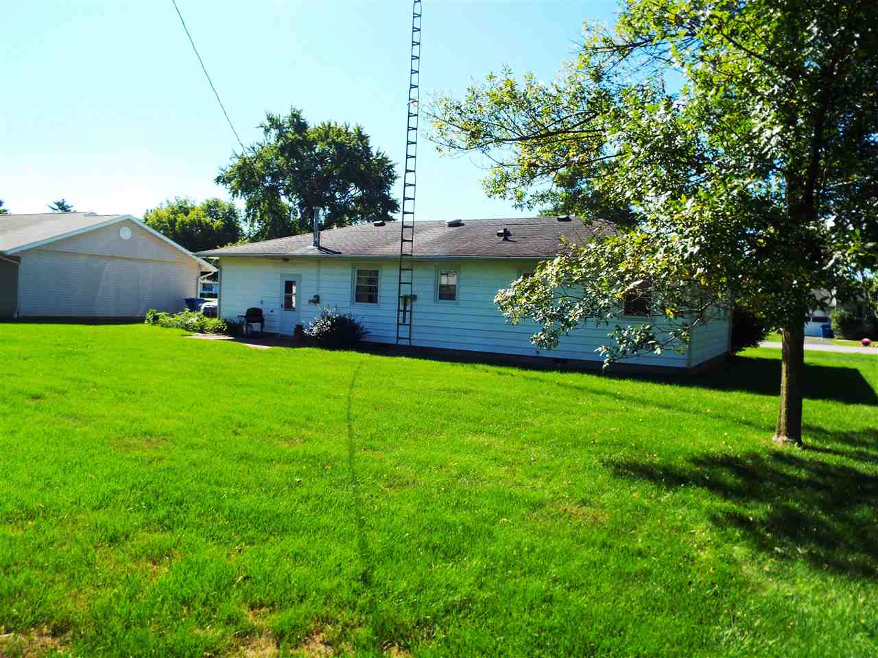 116 E Washington St, Brook, IN 47922 photo 4