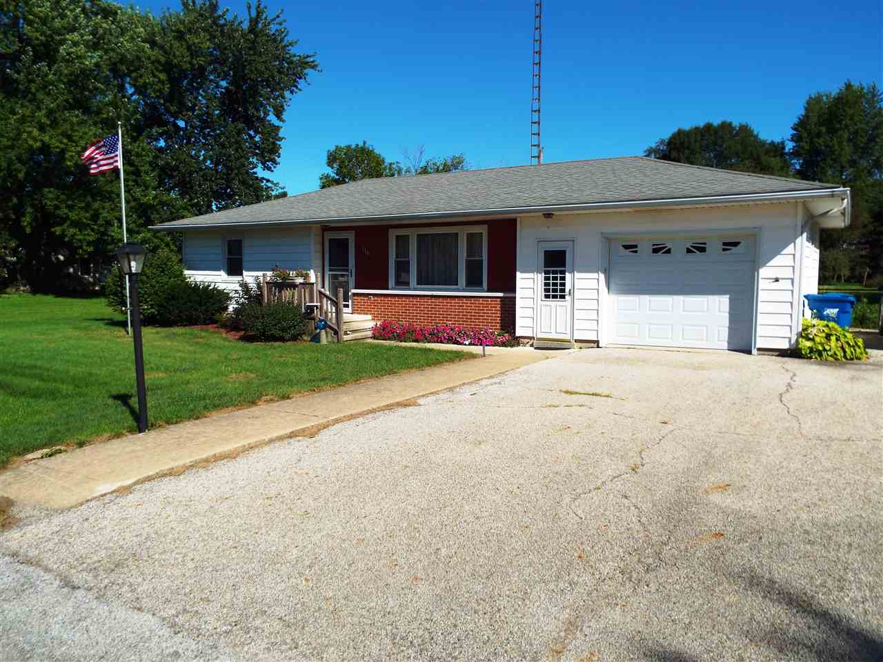 116 E Washington St, Brook, IN 47922 photo 1