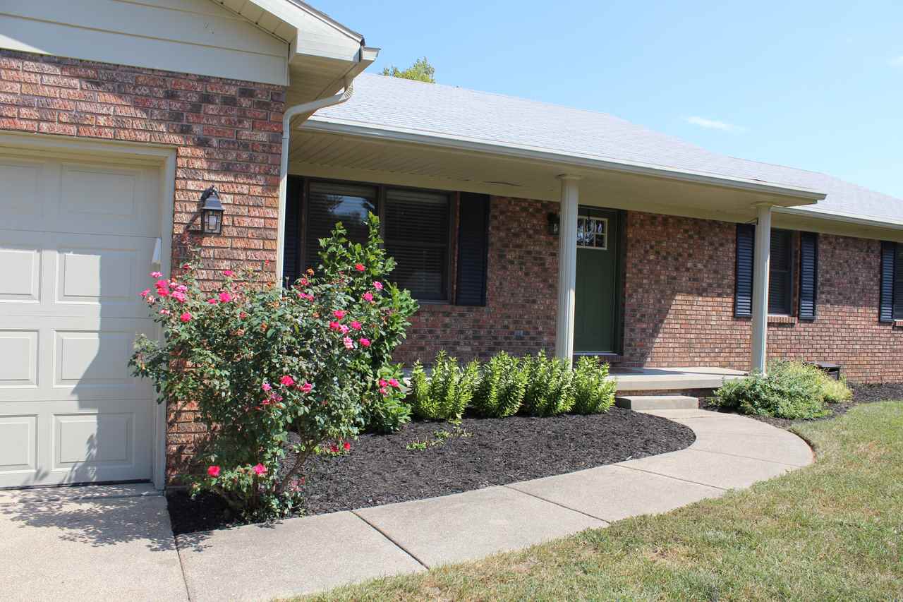 642 Woodbriar Ct, Evansville, IN 47715 photo 2