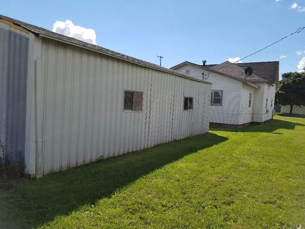 127 S Washington St, Windfall, IN 46076 photo 3