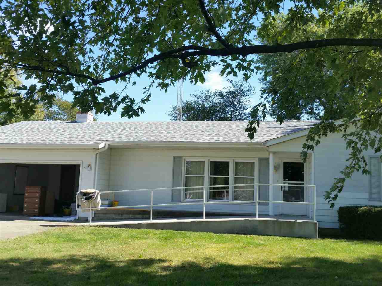 915 E 75 S, Washington, IN 47501 photo 2