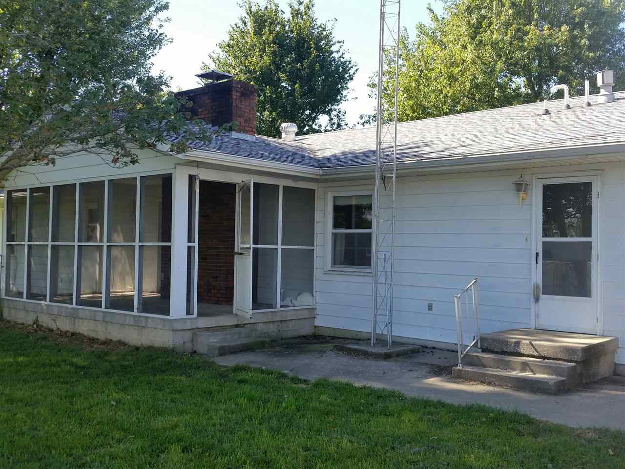 915 E 75 S, Washington, IN 47501 photo 8