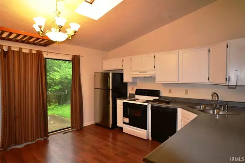 1120 E 1122 E Miller Dr, Bloomington, IN 47401 photo 3